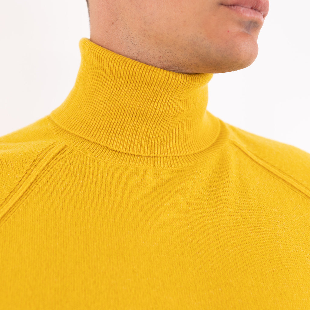 Lupetto in lana giallo