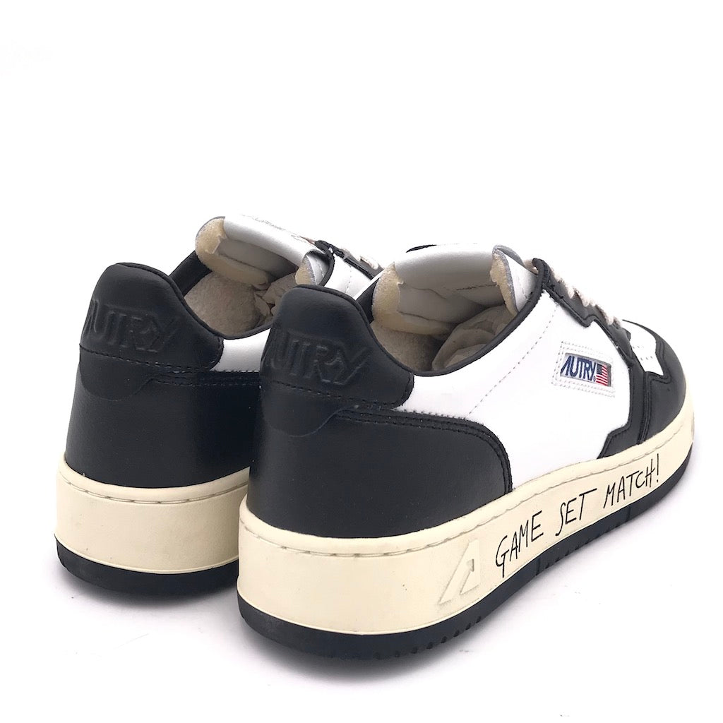 Sneakers Medalist low in pelle nera e bianca con lettering