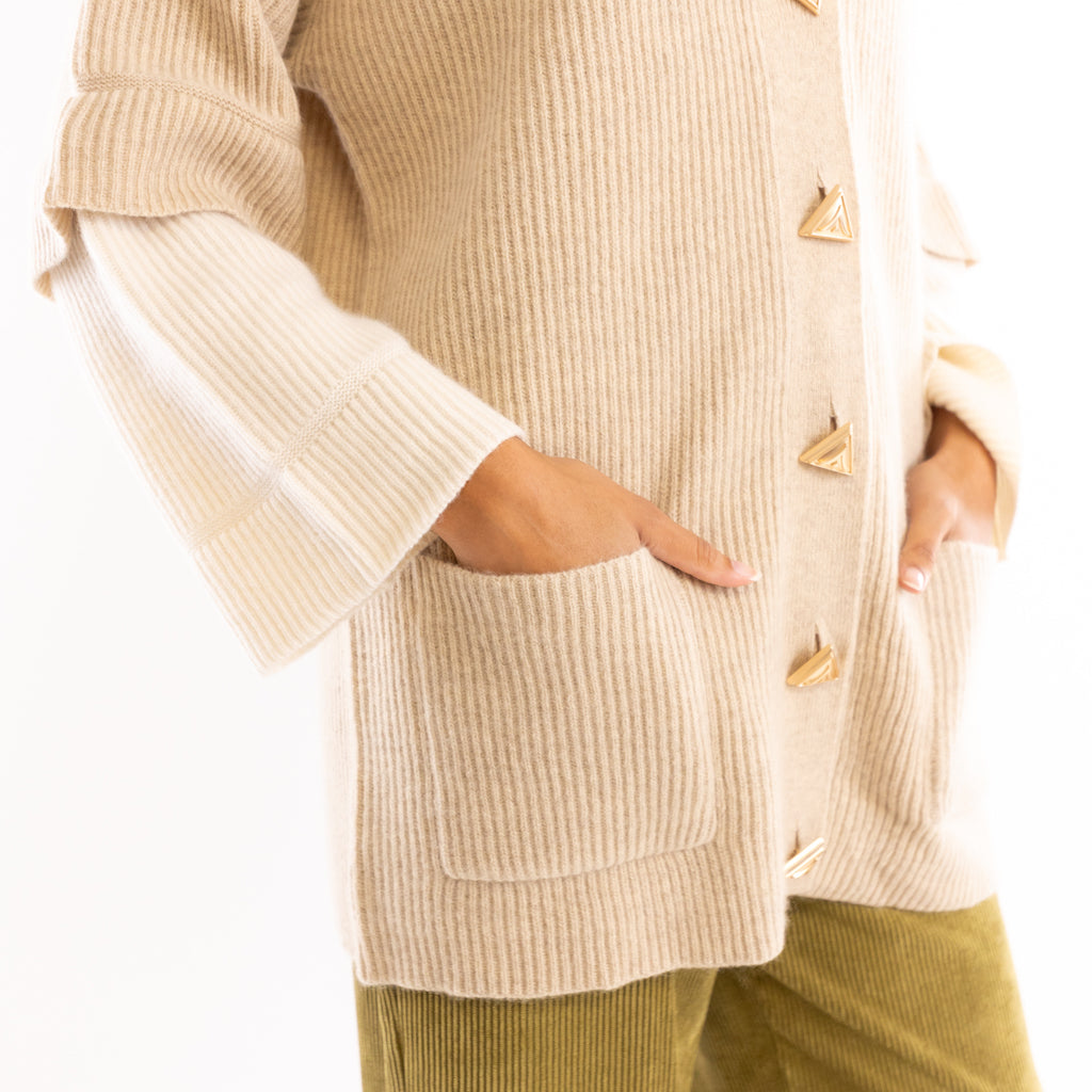 Maglione cardigan camel