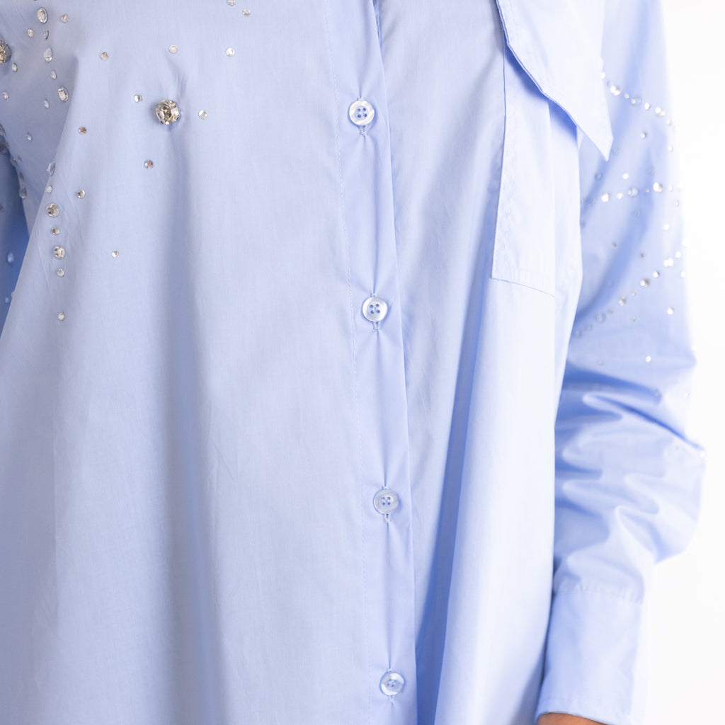 Camicia azzurra strass