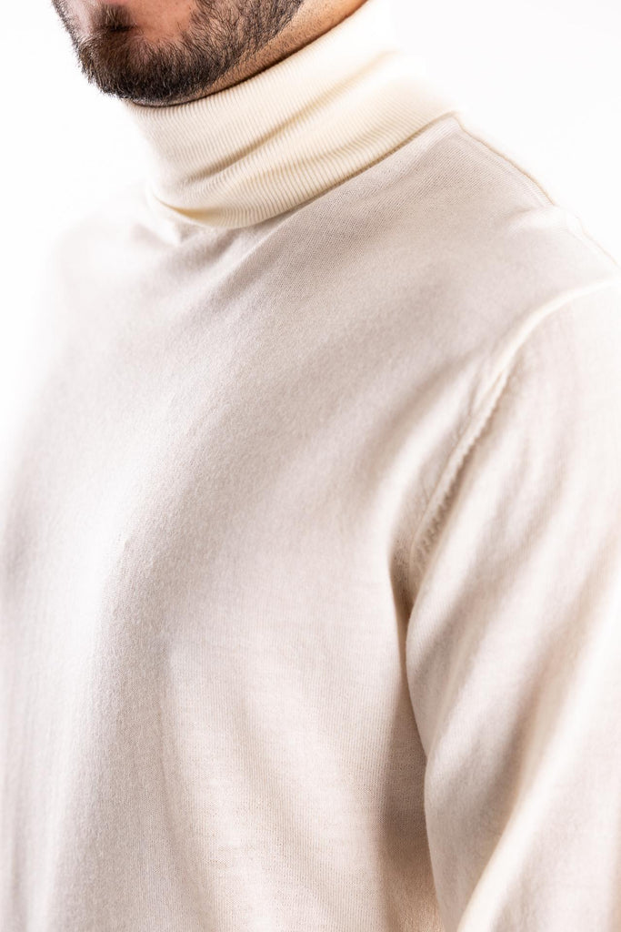 Maglia dolcevita in lana bianca W5M015 BIANCA OUTFIT 