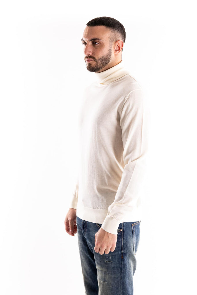 Maglia dolcevita in lana bianca W5M015 BIANCA OUTFIT 