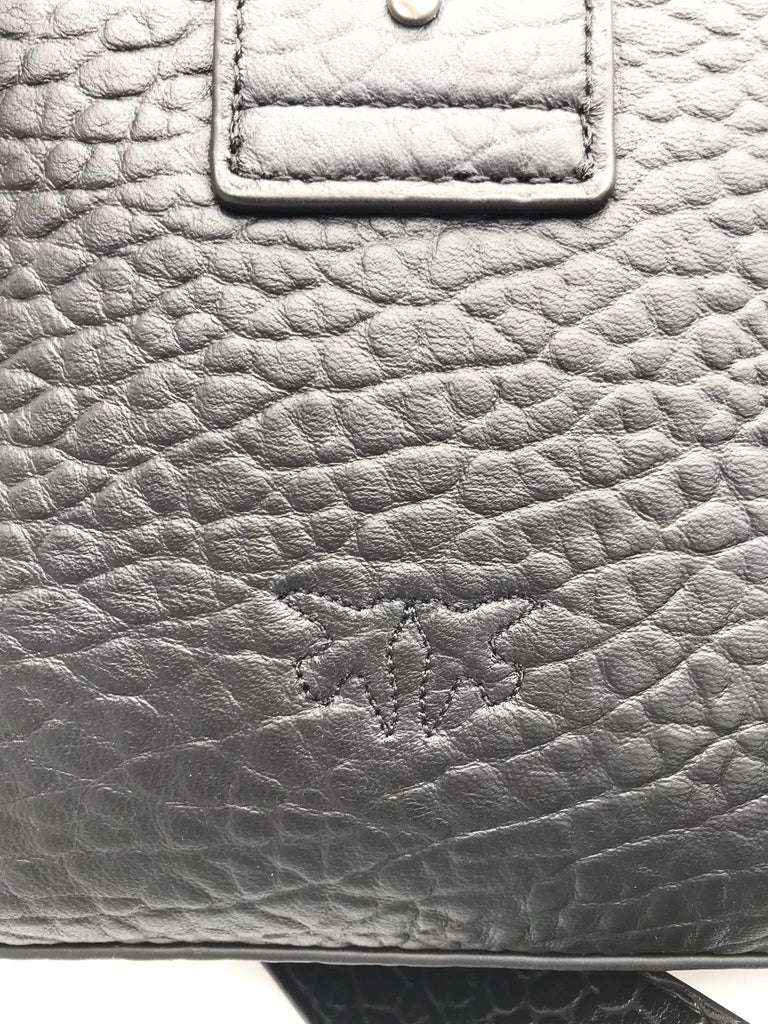 Borsa love one classic slouchy nera 104524 A2JUNERO PINKO 