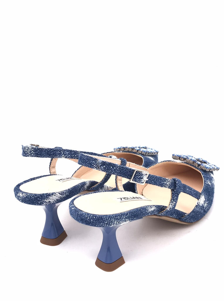 Chanel Penny in jeans graffiato con pietre applicate