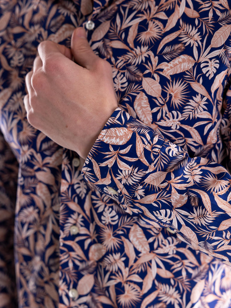 Camicia uomo in fantasia floreale su base blu OLEANDRO 3433MULTICOLOR PORTOFIORI 
