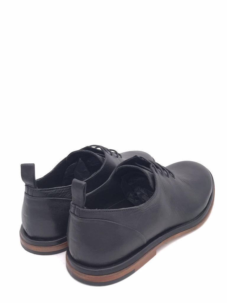 Scarpa Allacciata in pelle liscia nera 6UVIT03 NERO ERNESTO DOLANI 