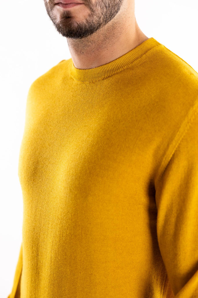 Maglia girocollo in lana senape<BR/><BR/> OF1F2W5M007 SENAPE OUTFIT 