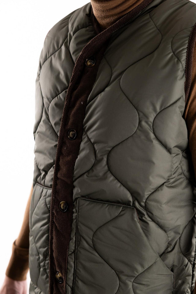 Gilet smanicato verde militare FW250167A VERDE MILITARE IN THE BOX 