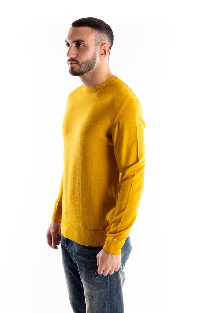 Maglia girocollo in lana senape<BR/><BR/> OF1F2W5M007 SENAPE OUTFIT 