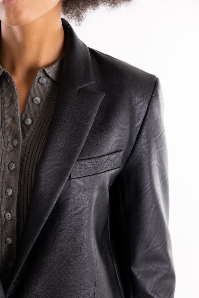 Giacca oversize in ecopelle nera HMABW02271 NERO HINNOMINATE 