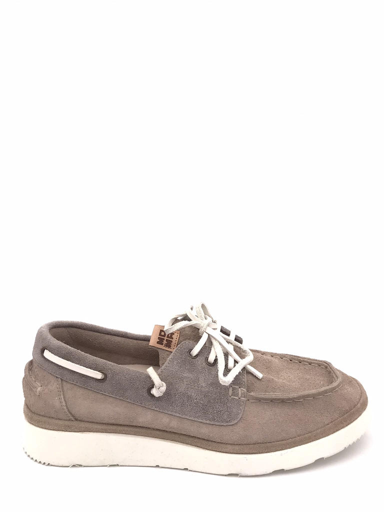 Scarpa allacciata modello  barca in crosta sabbia 13402A SABBIA MOMA 