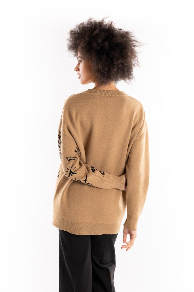 Maglia scollo a v con ricami color tabacco MGKD11096 TABACCO AKEP 