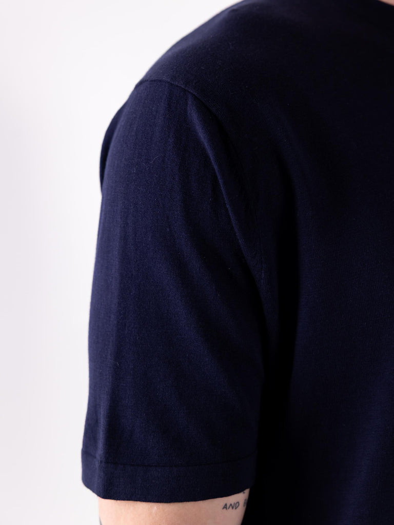 Maglia girocollo uomo Aka in filo blu