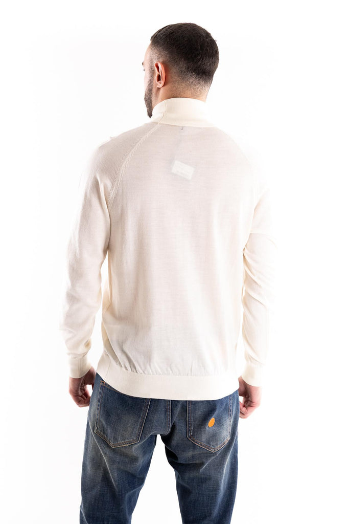 Maglia dolcevita in lana bianca W5M015 BIANCA OUTFIT 