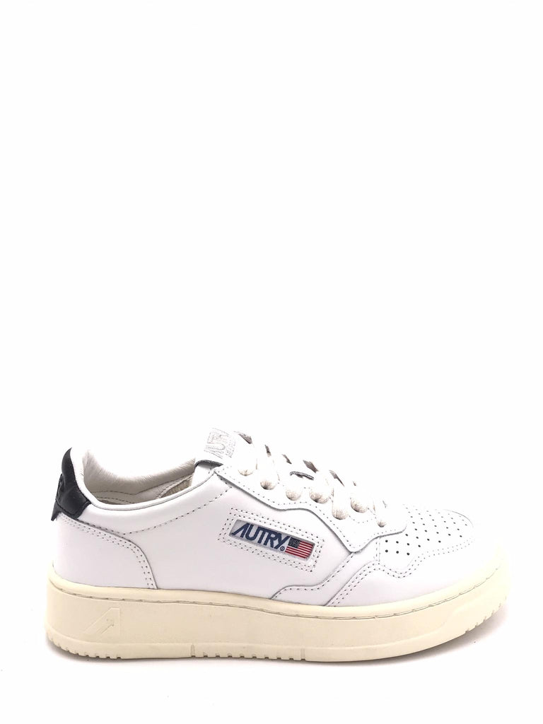 Sneakers Medalist low woman in pelle bianca e nera AULW-LL22 BIANCA-NERA AUTRY 
