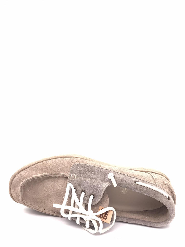 Scarpa allacciata modello  barca in crosta sabbia 13402A SABBIA MOMA 