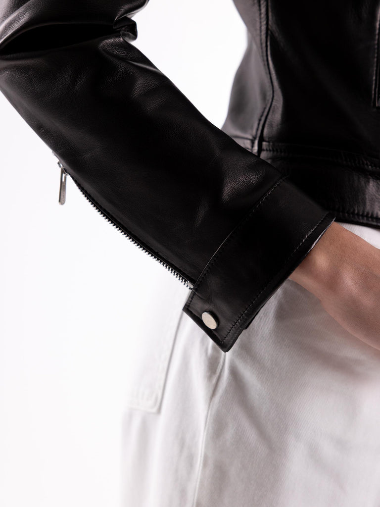 Chiodo donna in pelle nera