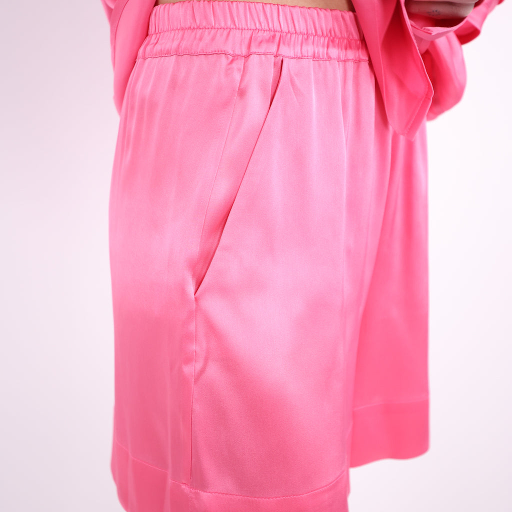 Short satin fuxia