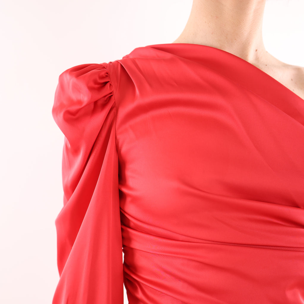 Top monospalla Thira in satin rosso